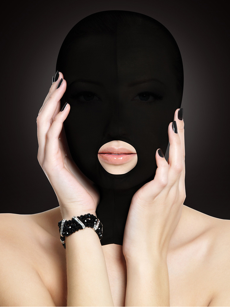 Ouch!: Submission Mask, svart